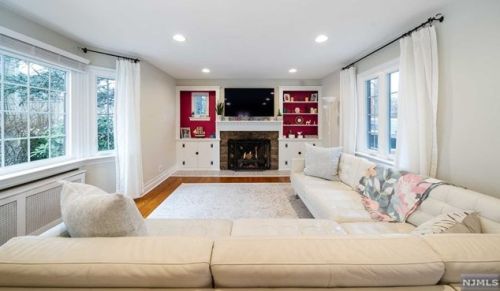 570 Linwood Ave, Ridgewood, NJ 07450-3520