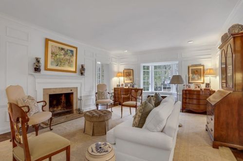 2488 Dellwood Dr, Atlanta GA  30305-4076 exterior
