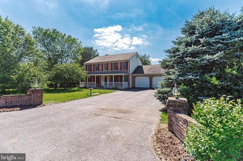 124 Robins Ln, Falling Waters, WV 25419-4827