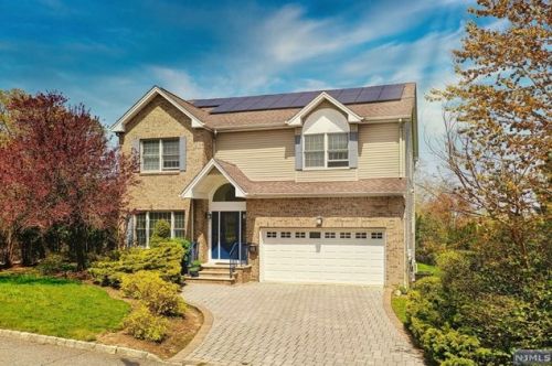 100 Eidner Way, Rockleigh, NJ 07647-1800