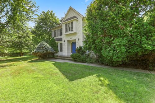 152 Deer Path Ln, East Freehold NJ  07728-8587 exterior