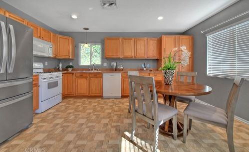 8582 Running Gait Ln, Riverside CA  92509-5106 exterior