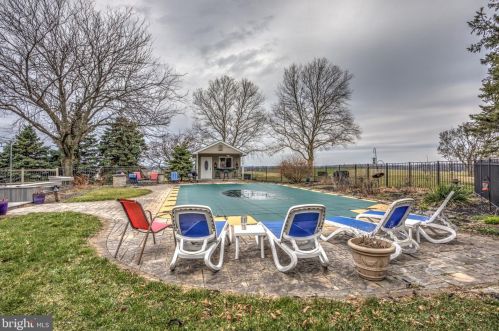 2045 Rockvale Rd, Lancaster PA  17602-1405 exterior