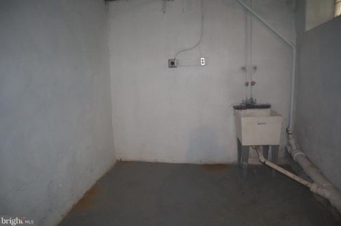 5607 American St, Philadelphia PA  19120-2325 exterior