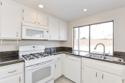 11211 Green Arbor Dr, Riverside CA  92505-2532 exterior