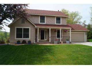 6210 Near Mountain Blvd, Chanhassen, MN 55317-9113