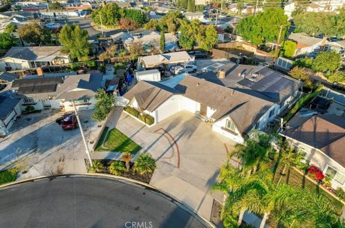 10160 Sonnet St, Stanton, CA 90680-1721