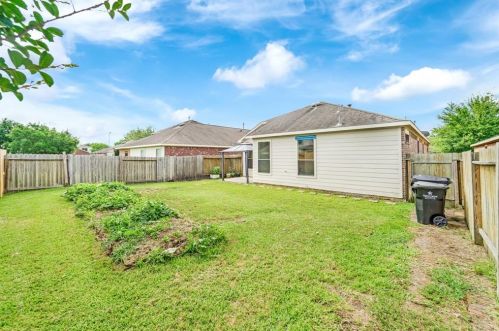 19910 Roycroft Ln, Richmond TX 77407-4004 exterior