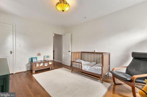 1516 Live Oak Dr, Silver Spring MD 20910-1543 exterior