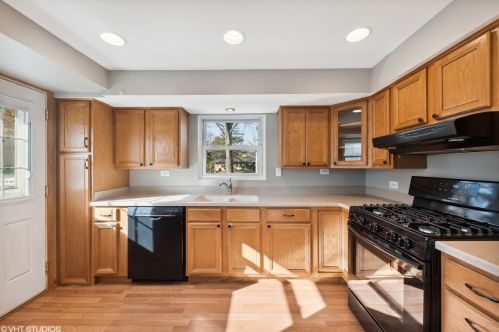 1403 Lillian Ave, Arlington Hts IL  60004-4066 exterior