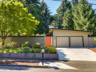 13790 Bonnie Brae St, Beaverton, OR 97005-4339
