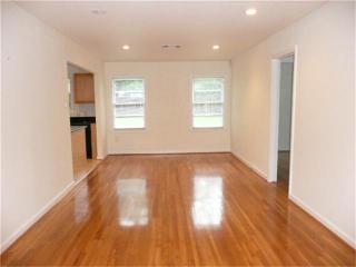 1220 Chamboard Ln, Houston TX  77018-3102 exterior