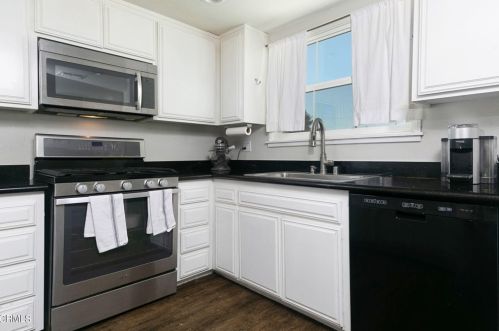2236 Madrone St, Simi Valley, CA 93065-2627