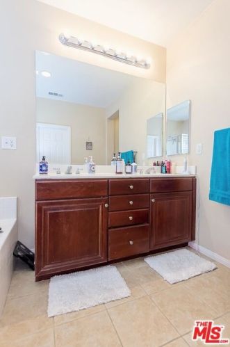 44034 Marbella St, Lancaster CA 93536-6856 exterior