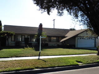831 Wayside St, Anaheim CA  92805-4944 exterior