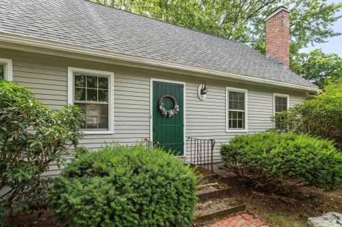 15 Marlowe Rd, Nashua, NH 03062-2575