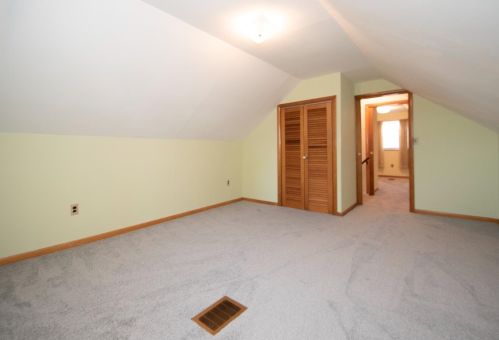 1624 Centerridge Ave, Cincinnati OH 45231-5228 exterior