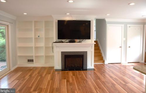 7635 Dunston St, Springfield VA  22151-2611 exterior