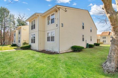 949 Pleasant Valley Rd, Wapping CT  06074-4240 exterior