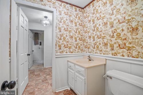 1010 Devonshire Rd, Lancaster PA  17601-1610 exterior