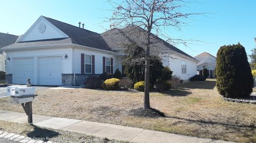 103 Eleanor Rd, Lakehurst, NJ 08759-6178
