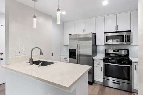 3685 Bear St, Santa Ana, CA 92704-8241
