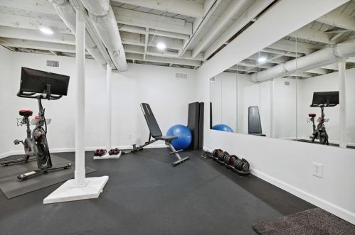 2238 Edison Ave, Atlanta GA  30305-4311 exterior