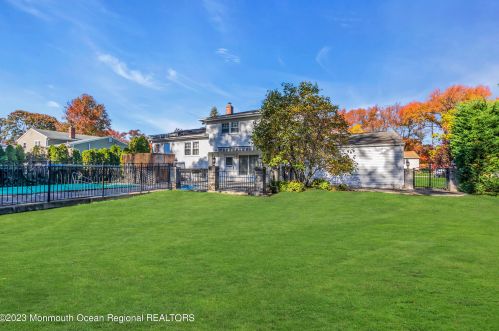 4 Judith Ct, Tinton Falls NJ  07712-4136 exterior