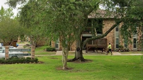 1741 Henderson Rd, Angleton, TX 77515-2934