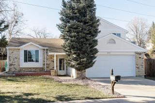 16927 Crestline Pl, Denver, CO 80015-2543