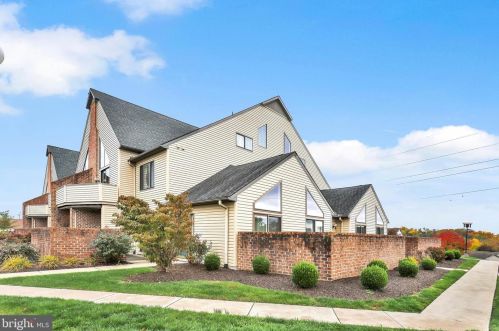 616 Cherrington Dr, Harrisburg, PA 17110-9490