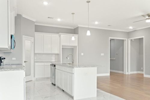 1524 Langston St, Fort Worth TX  76105-2723 exterior