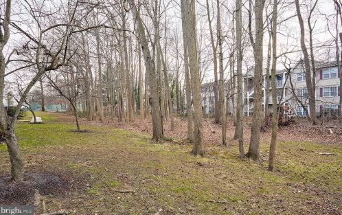 24 Cheverny Ct, Trenton NJ 08619-4718 exterior