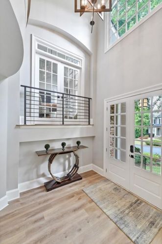 800 Lake Summit Dr, Atlanta GA  30342-1975 exterior