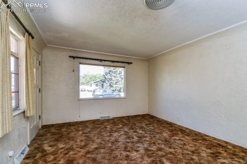 422 Scranton Ave, Pueblo, CO 81004-1321