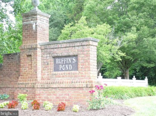 10123 New Scotland Dr, Fredericksburg, VA 22408-0265