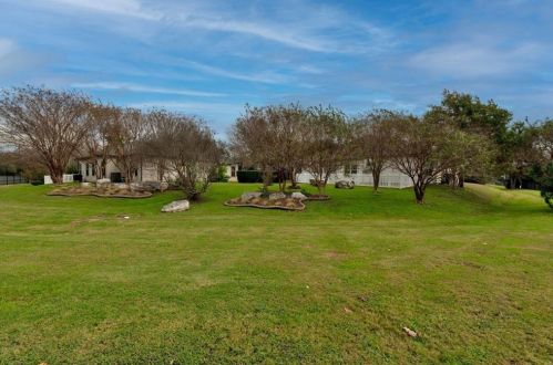 6801 Beckett Rd, Austin TX  78749-2005 exterior
