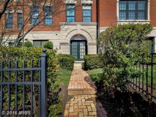 12096 Chancery Station Cir, Herndon VA  20190-3297 exterior