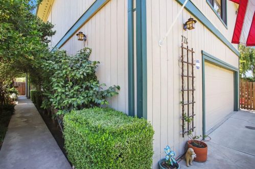 726 Peach St, Lodi, CA 95242-3637