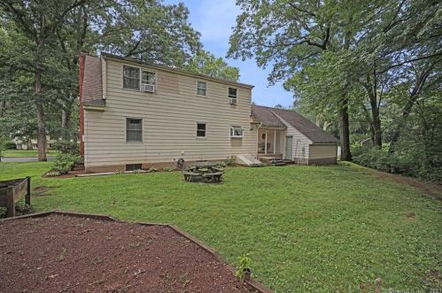 25 Vernondale Ct, Southington, CT 06489-2135
