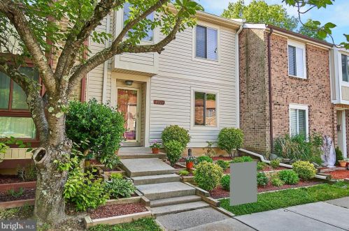 8729 Ridge Hollow Ct, Springfield, VA 22152-1439