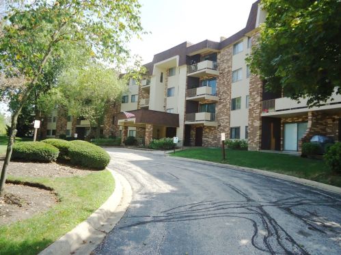 3350 Carriageway Dr, Arlington Hts, IL 60004-1506