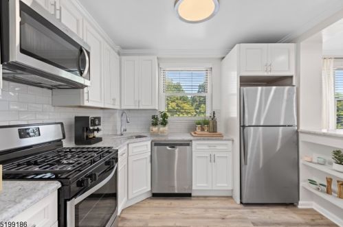 36 Hawthorne Pl, Montclair, NJ 07042-3229