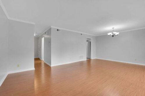 2560 Bradford Sq, Atlanta GA  30345-1339 exterior