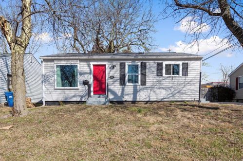2741 Chatham Dr, Hazelwood, MO 63043-1207
