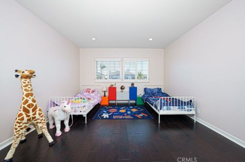 32 Trinity, Irvine CA  92612-3271 exterior