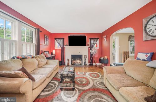 102 Willow St, Carlisle PA  17013-3931 exterior