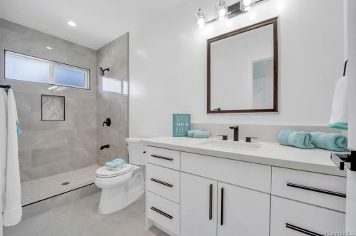 669 22nd Ave, Honolulu HI  96816-7012 exterior