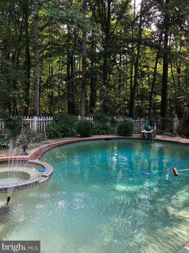 9411 Elk Horn Rd, Lorton, VA 22079-3307