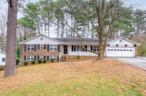 2814 Brackenwood Ct, Lithonia, GA 30039-6169